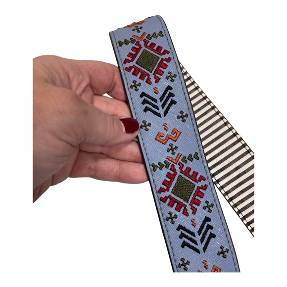 Henri Bendel Guitar Strap Country Blue Aztec Rare EUC - Picture 5 of 6